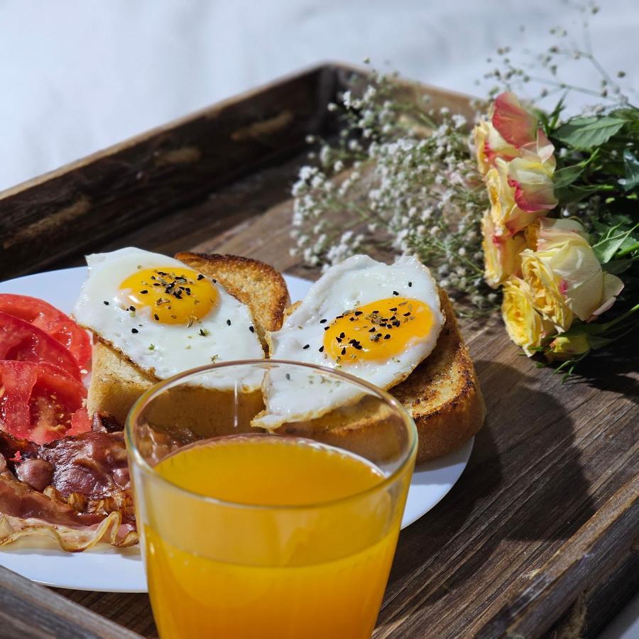 Memory Basket Hotel Kutaisi Ngoại thất bức ảnh