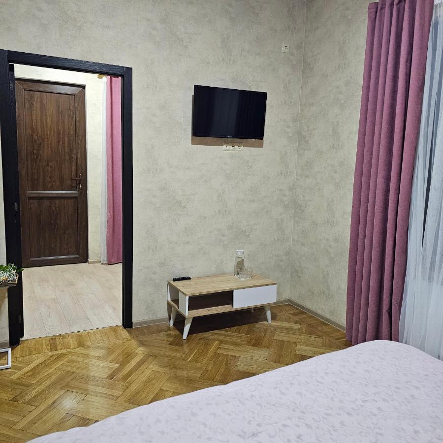 Memory Basket Hotel Kutaisi Ngoại thất bức ảnh