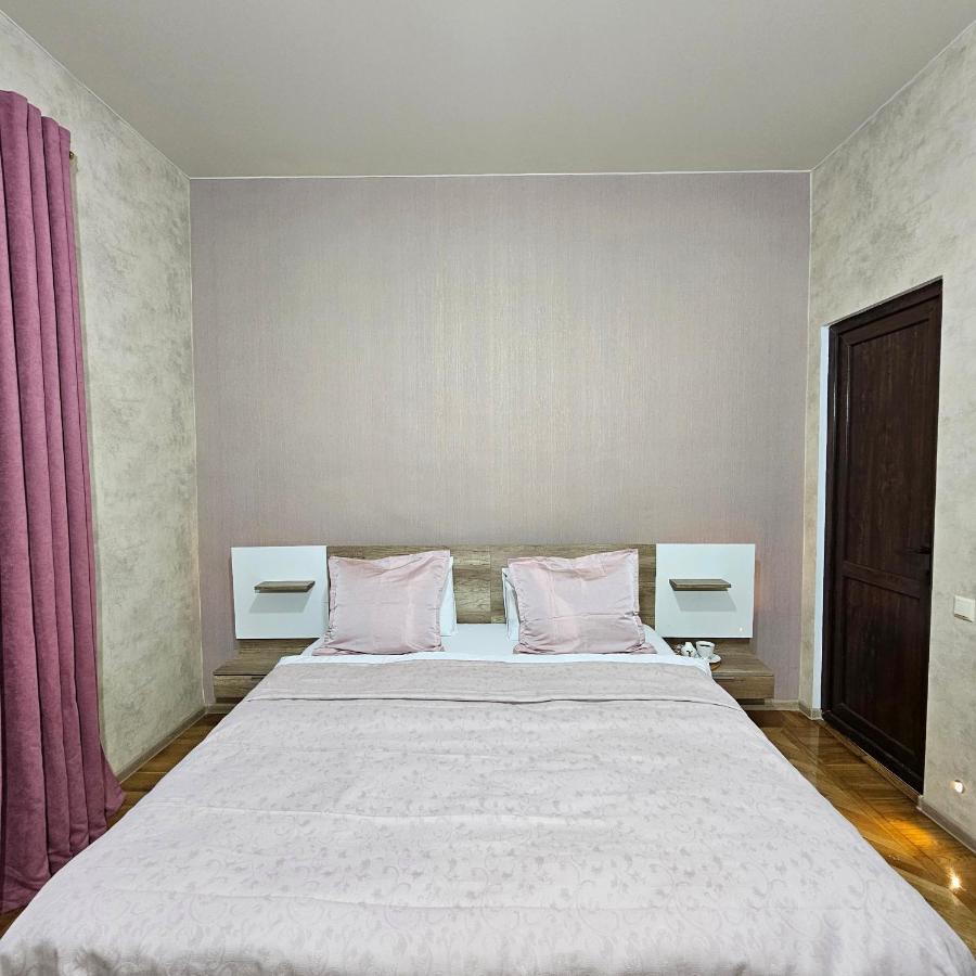 Memory Basket Hotel Kutaisi Ngoại thất bức ảnh