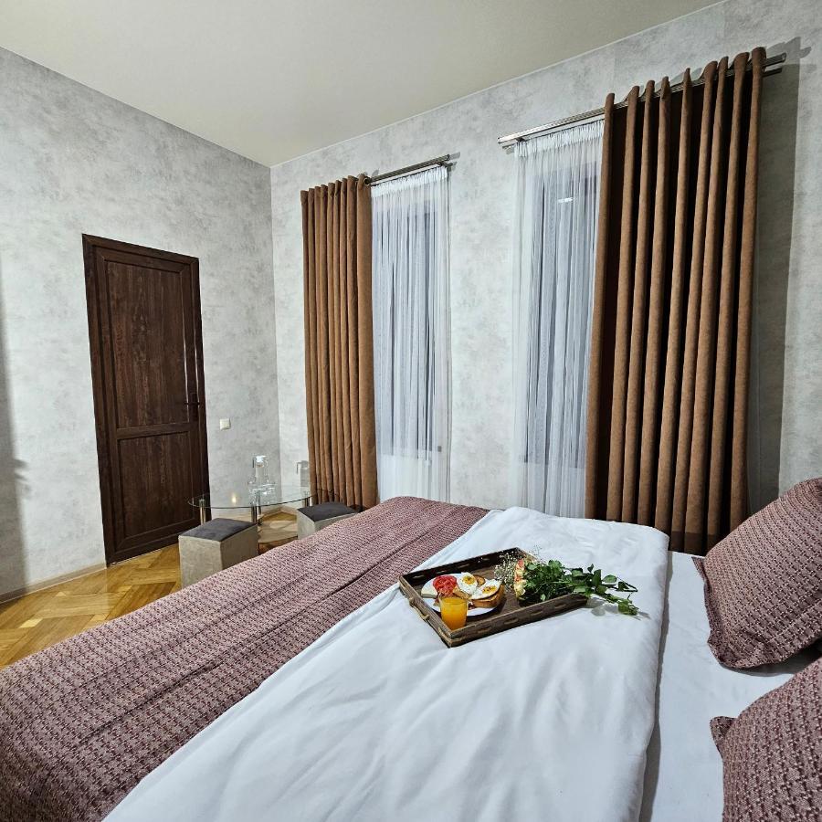 Memory Basket Hotel Kutaisi Ngoại thất bức ảnh