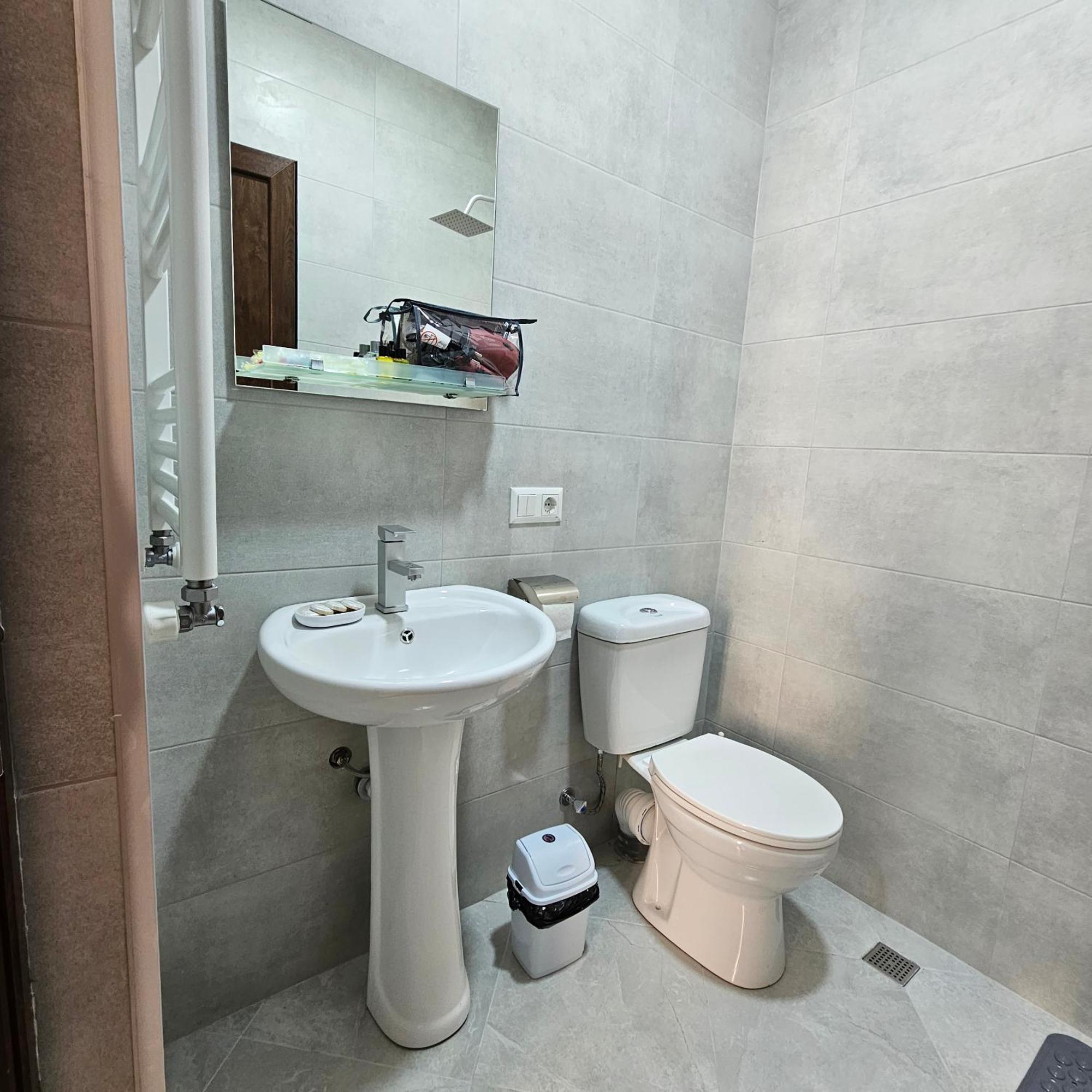 Memory Basket Hotel Kutaisi Ngoại thất bức ảnh